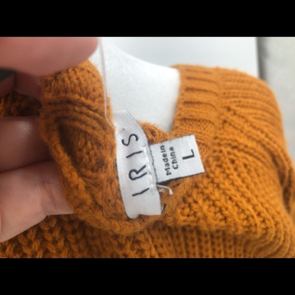 Iris basic‎ women’s Mustard knit sweater Size L - Picture 8 of 11